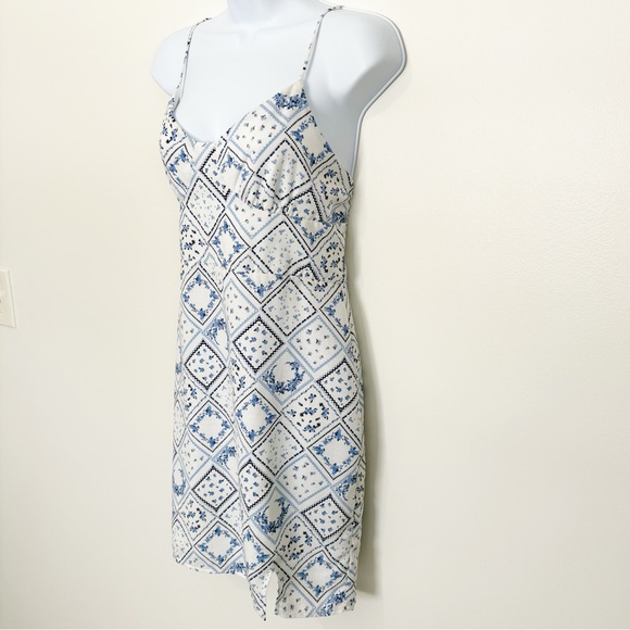 ALTAR’D STATE Mini Dress Blue and White Patterned Large - Picture 2 of 8